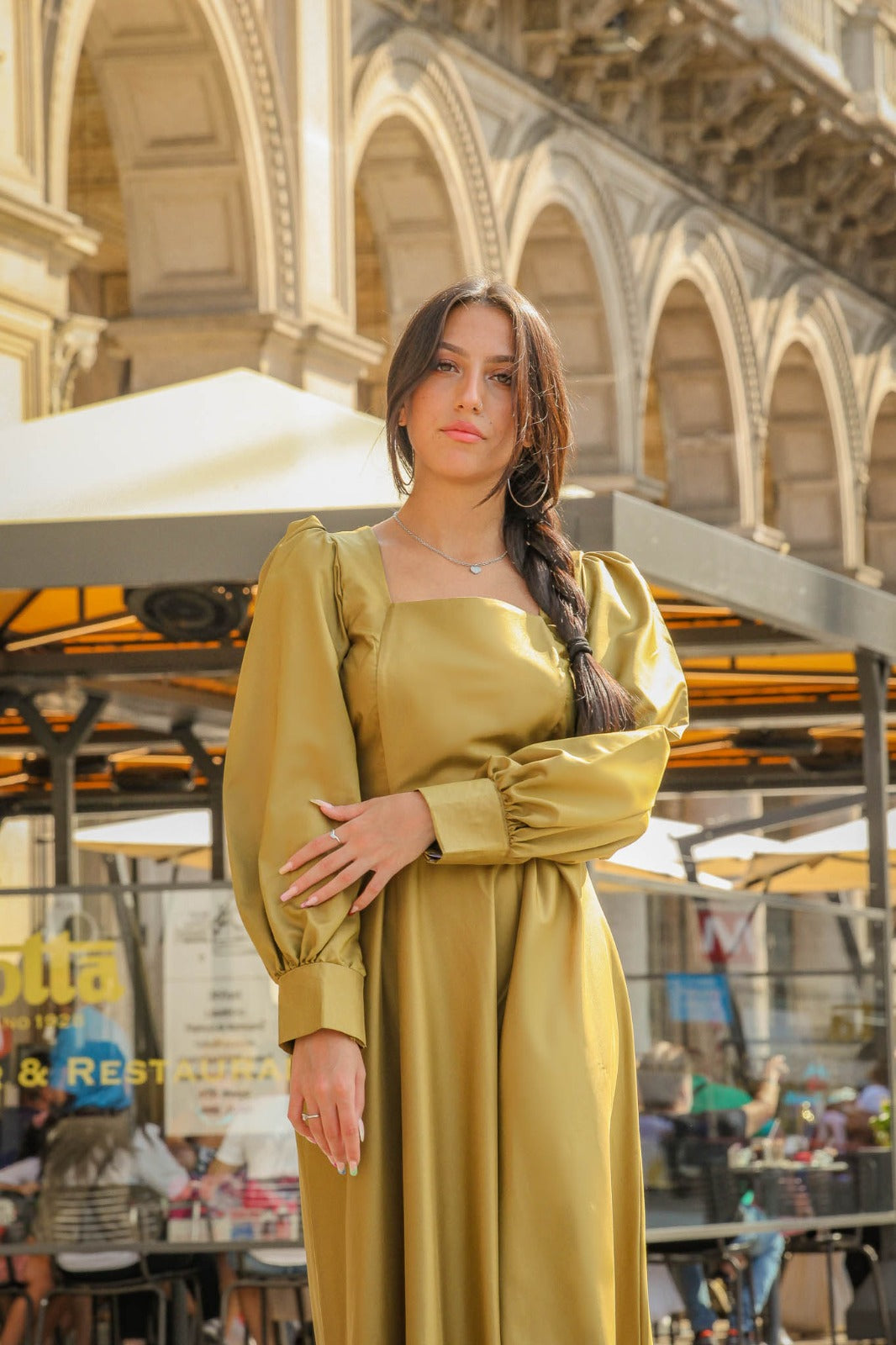 Abito lungo da sera Royal Ochre – Elegante vestito donna per cerimonie e occasioni speciali